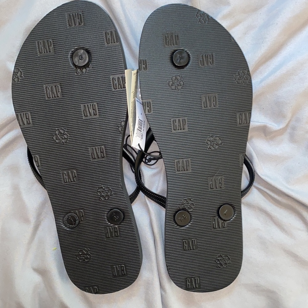 GAP FlipFlops - Picture 2 of 4